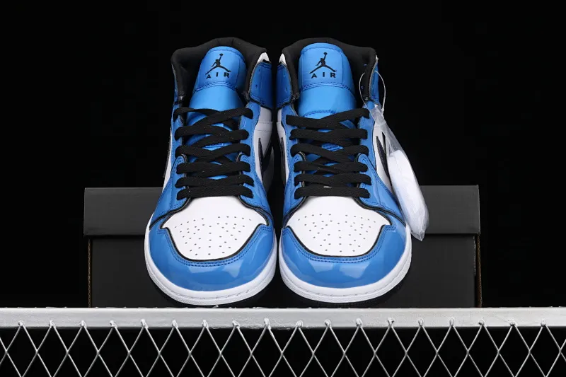 All categories Air Jordan Jordan series basketball shoes Air Jordan 1 Mid Air Jordan 1 Mid AJ1 Joe 1 patent leather white and blue Zhongbang basketball shoes DD6834-402